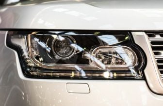 LED-koplamplamp blijft doorslaan: 6 problemen en hun oplossingen